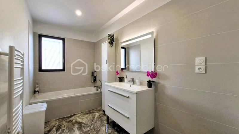 Villa - 100 m² - 4 pièces