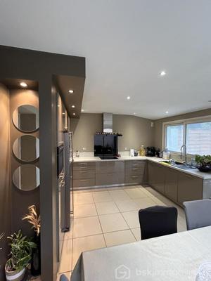 Maison - 140 m² - 6 pièces