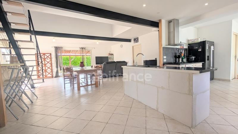 Maison - 153 m² - 6 pièces