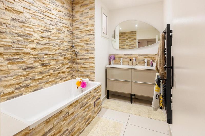 Maison - 103 m² - 4 pièces