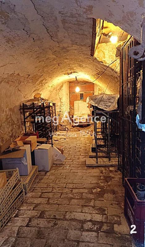 Maison - 247 m² - 11 pièces