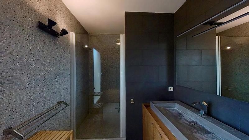 Appartement - 136 m² - 7 pièces