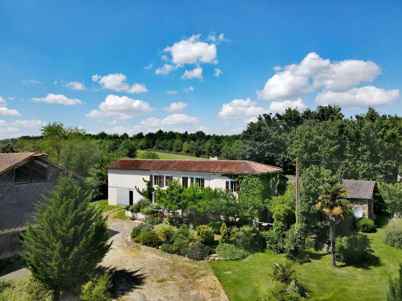 Maison de domaine équestre - 407 m² - 13 pièces