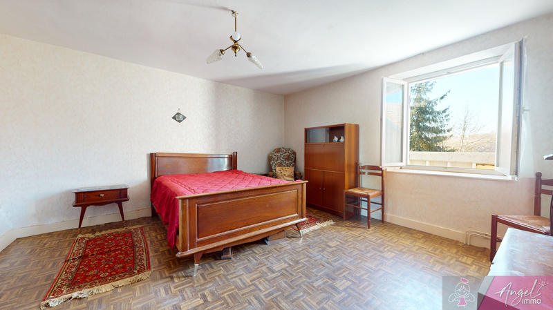 Maison de village - 94 m² - 5 pièces