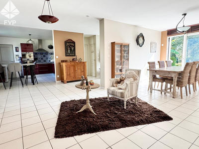 Maison - 170 m² - 7 pièces