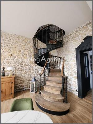 Maison - 180 m² - 6 pièces