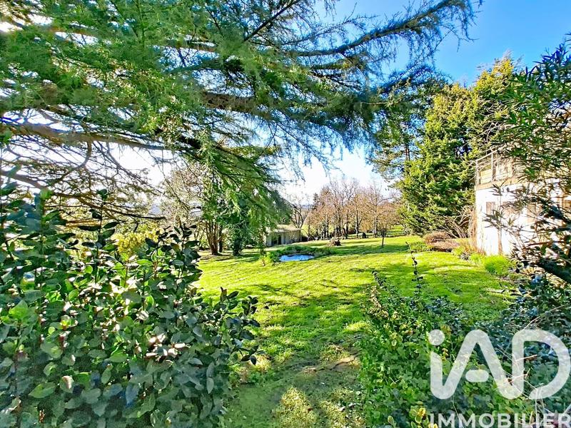 Maison - 226 m² - 8 pièces