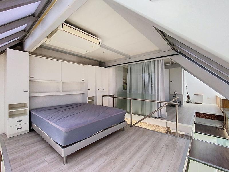 Loft - 97 m² - 6 pièces