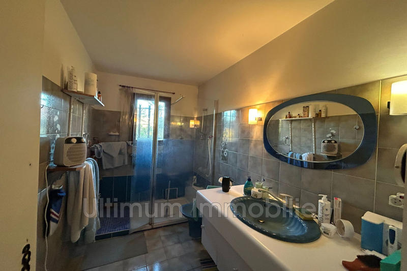 Villa - 180 m² - 8 pièces