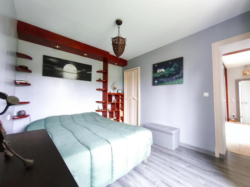 Maison - 245 m² - 8 pièces