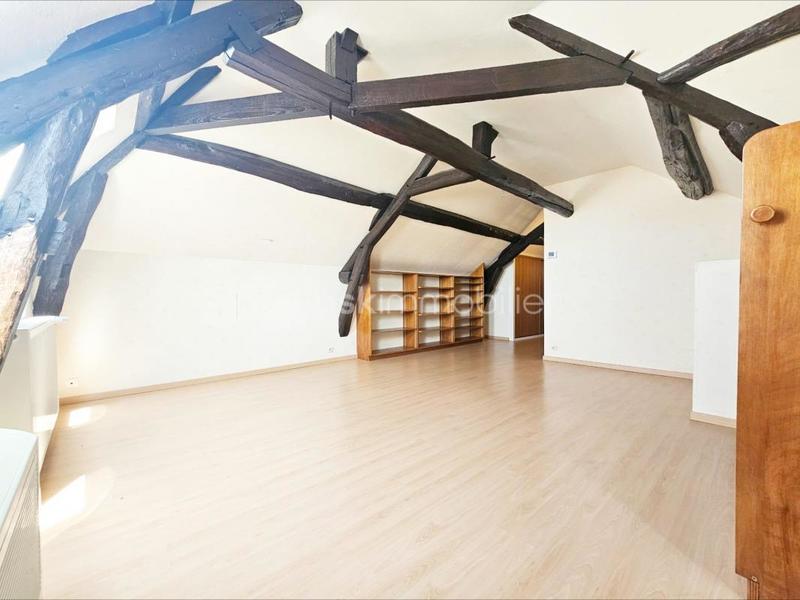 Maison traditionnelle - 196 m² - 5 pièces