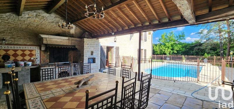 Maison - 227 m² - 6 pièces