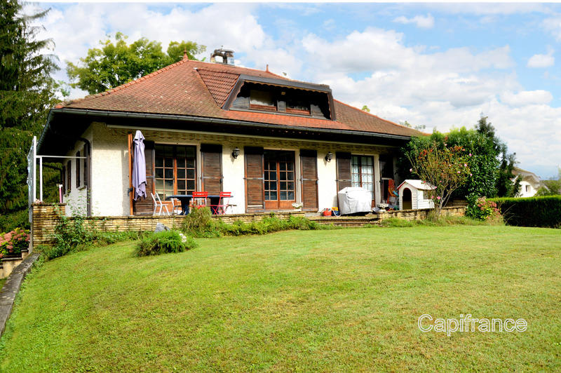 Maison - 224 m² - 6 pièces