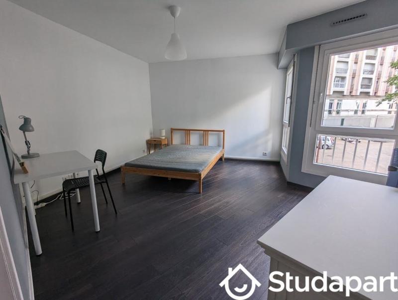 Chambre - 11 m² - 1 pièce