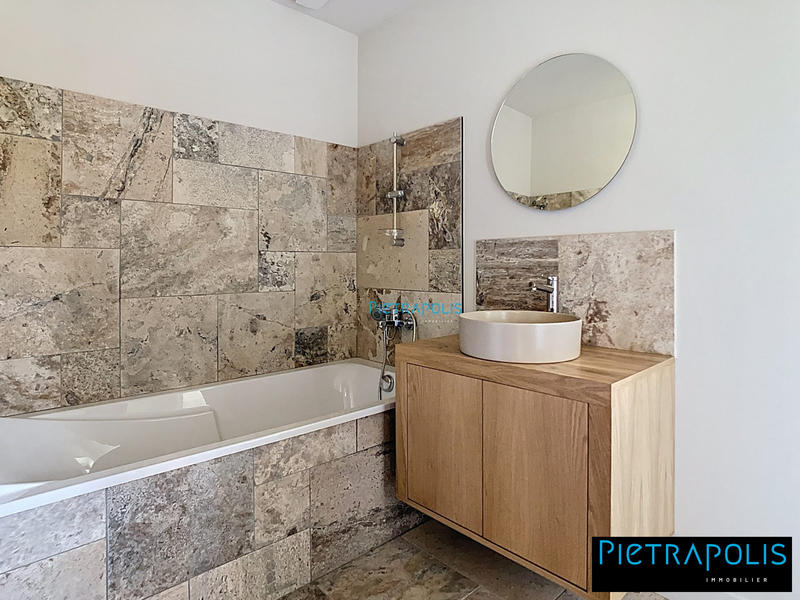 Maison - 180 m² - 7 pièces