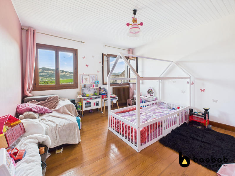 Maison - 199 m² - 8 pièces