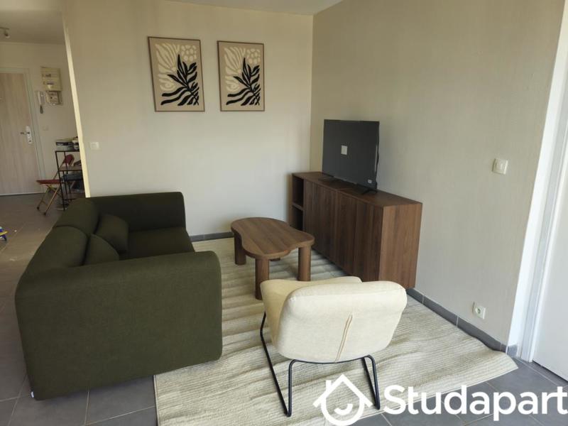 Chambre - 9 m² - 1 pièce