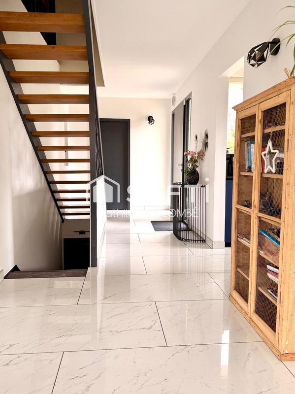 Maison - 163 m² - 7 pièces