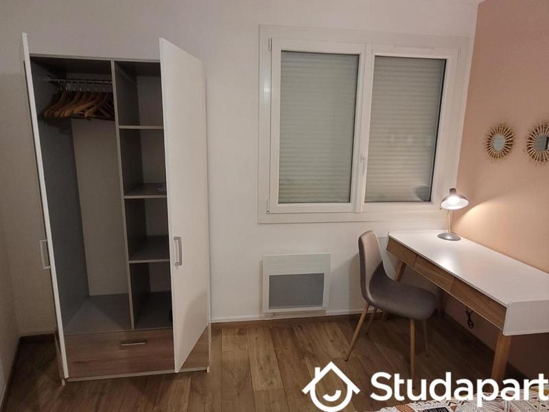 Chambre - 10 m² - 1 pièce