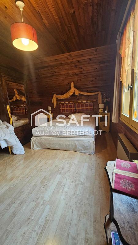 Maison - 380 m² - 15 pièces