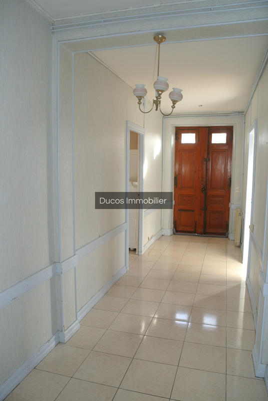 Maison - 244 m² - 7 pièces