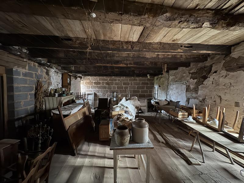 Maison ancienne - 160 m² - 3 pièces