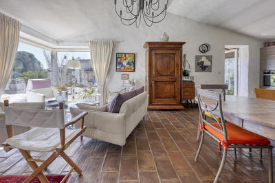 Propriété - 240 m² - 7 pièces