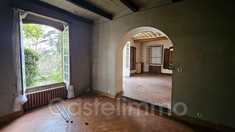 Maison - 210 m² - 6 pièces