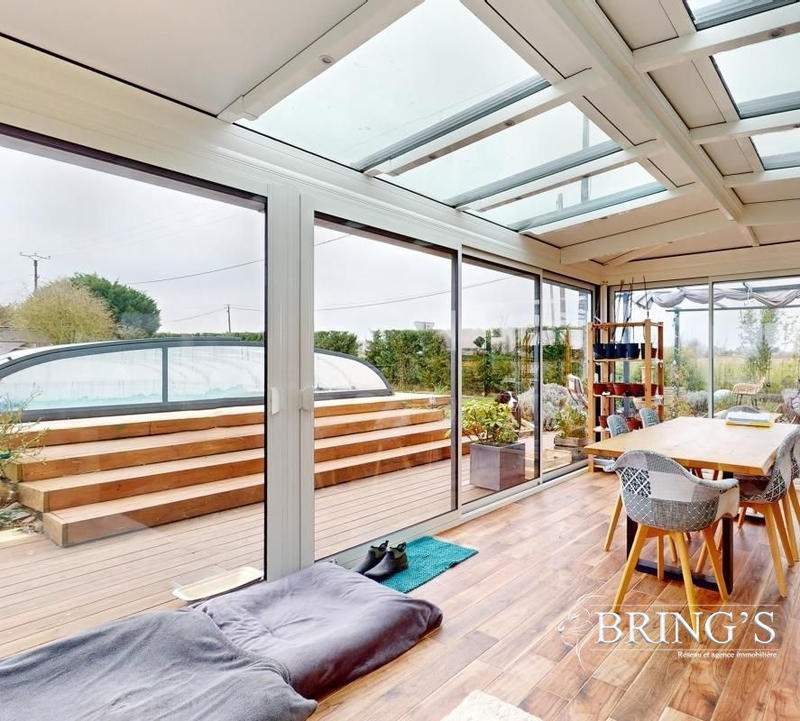 Maison - 180 m² - 8 pièces