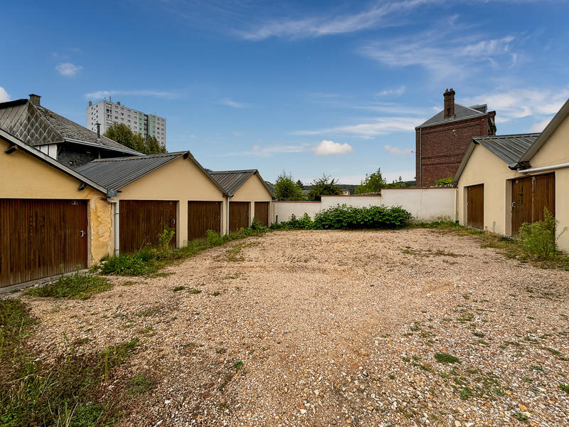 Propriété - 283 m² - 4 pièces