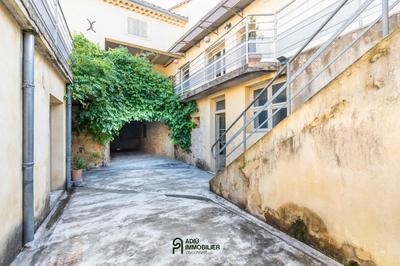 Maison - 220 m² - 12 pièces