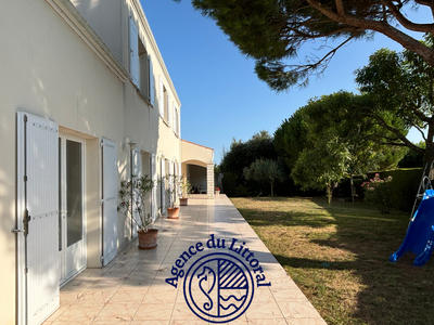 Maison - 220 m² - 8 pièces