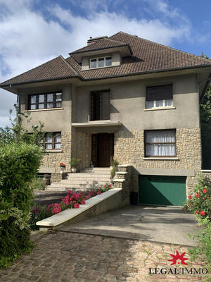 Maison - 260 m² - 6 pièces