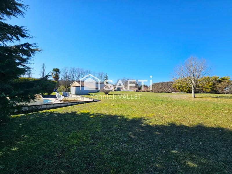 Maison - 240 m² - 10 pièces