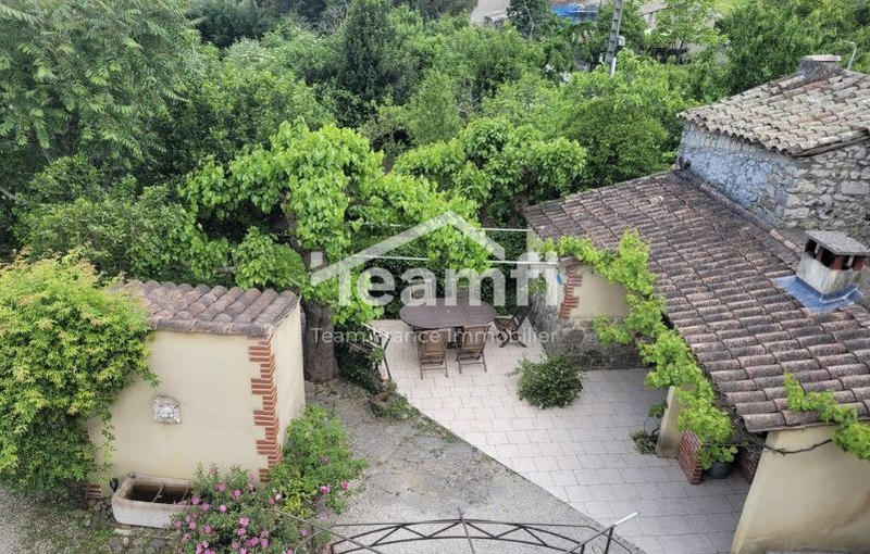 Mas - 215 m² - 12 pièces