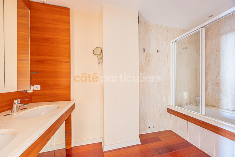 Appartement - 167 m² - 7 pièces