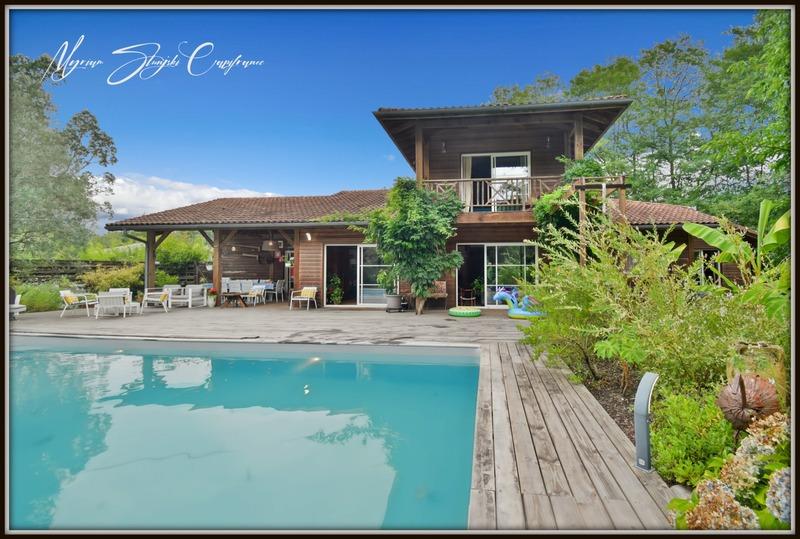 Propriété - 290 m² - 5 pièces