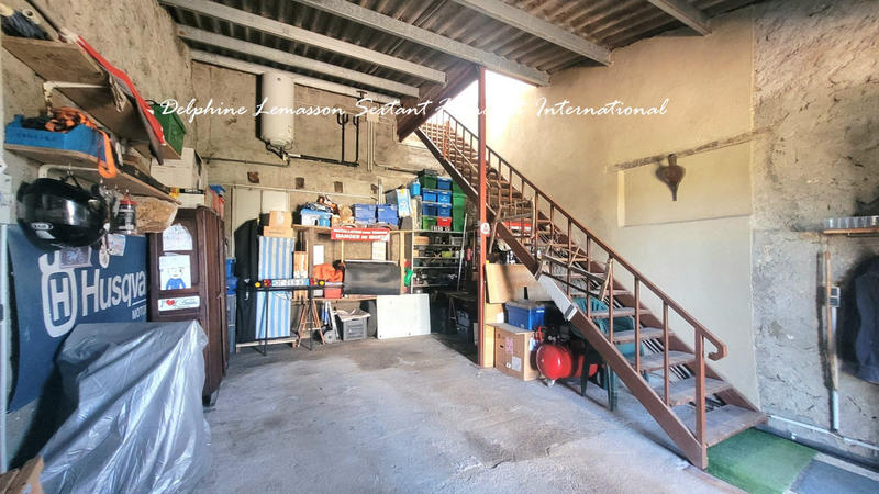 Maison - 240 m² - 12 pièces