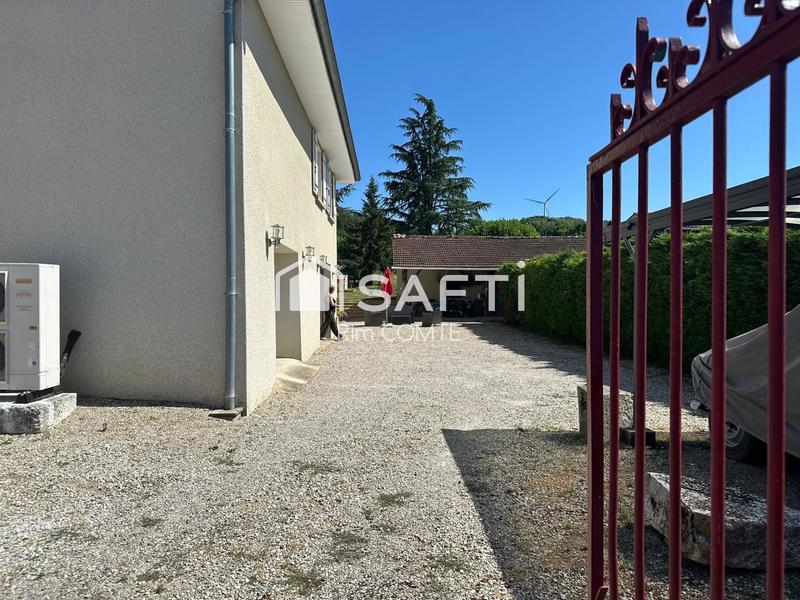 Maison - 212 m² - 6 pièces