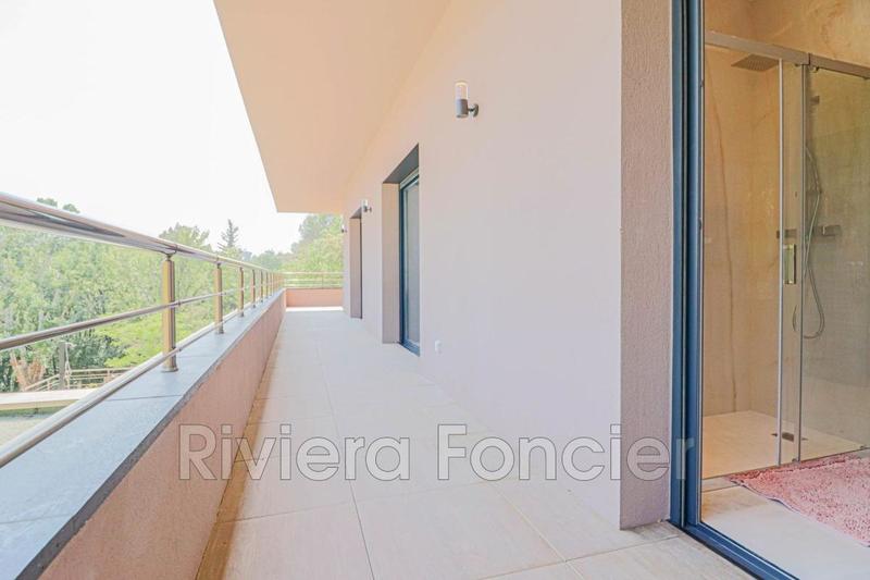 Maison - 240 m² - 5 pièces