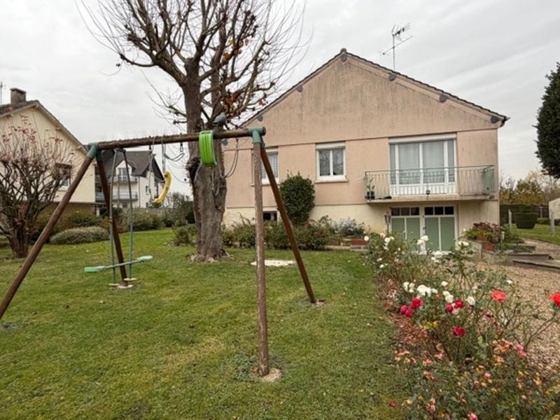 Maison - 93 m² - 5 pièces