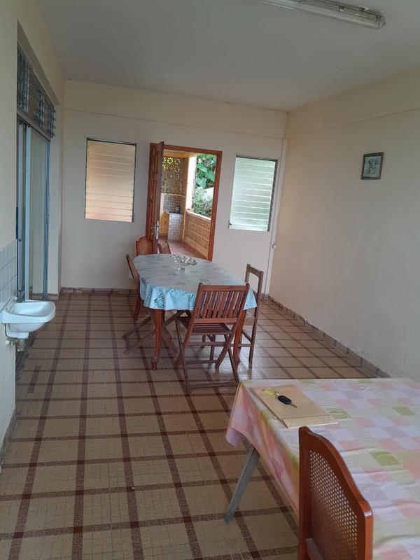 Maison - 198 m² - 9 pièces