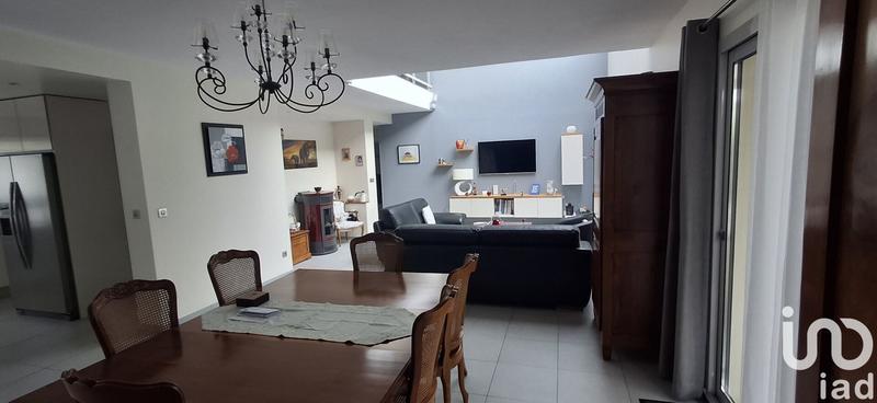 Maison - 207 m² - 8 pièces