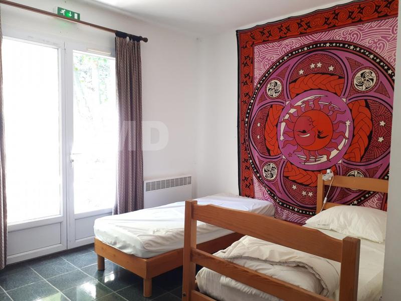 Maison - 395 m² - 14 pièces