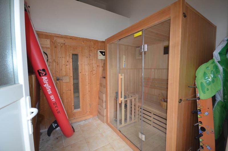 Maison - 248 m² - 6 pièces