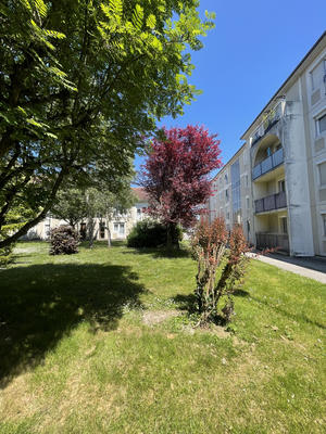 Appartement - 80 m² - 4 pièces