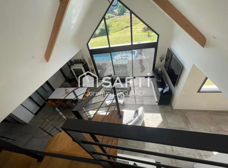 Maison - 200 m² - 7 pièces