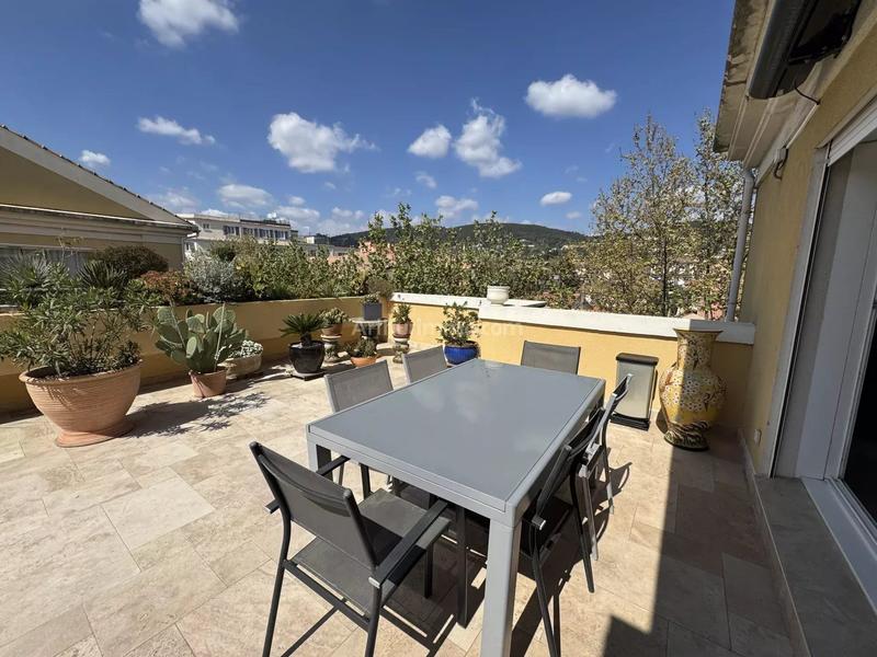 Appartement - 149 m² - 5 pièces