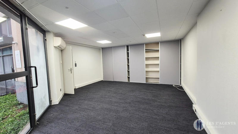 Bureau - 28 m² - 1 pièce