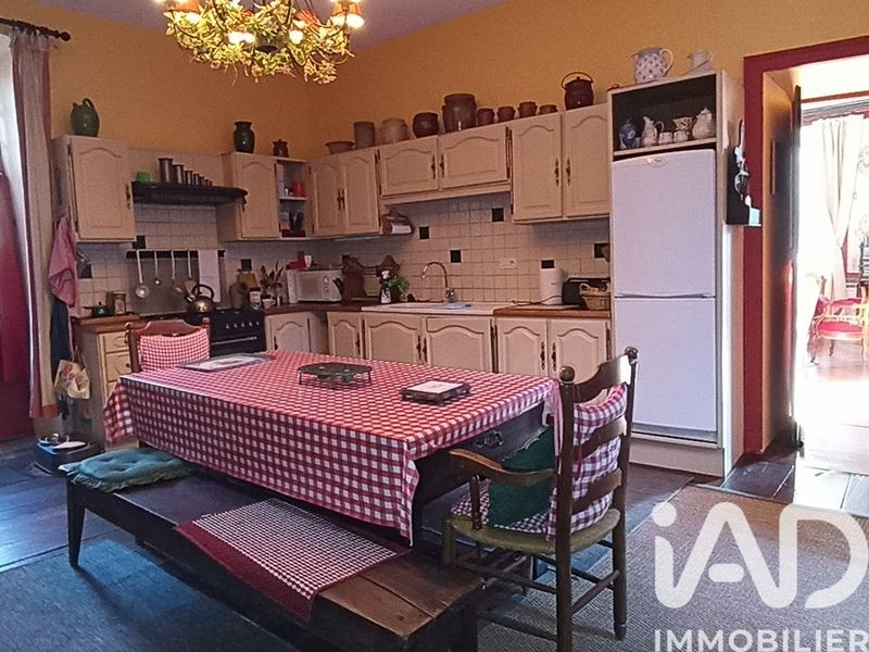 Maison - 330 m² - 6 pièces